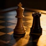 Schachkönig und Turm für Rochade vorbereitet